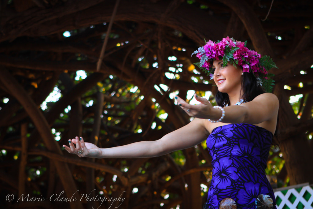 Miss Hawaii 2013 Hula dancer